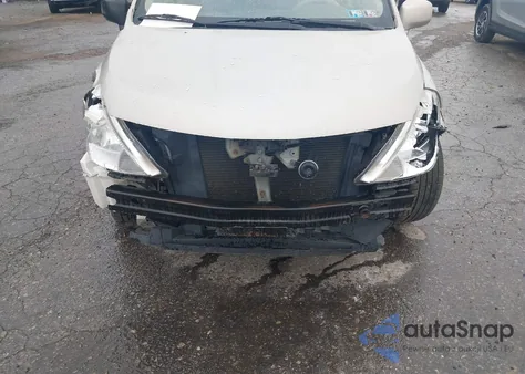 2009 Nissan Versa 1.8S z USA, uszkodzony, nr VIN 3N1BC11E29L501393